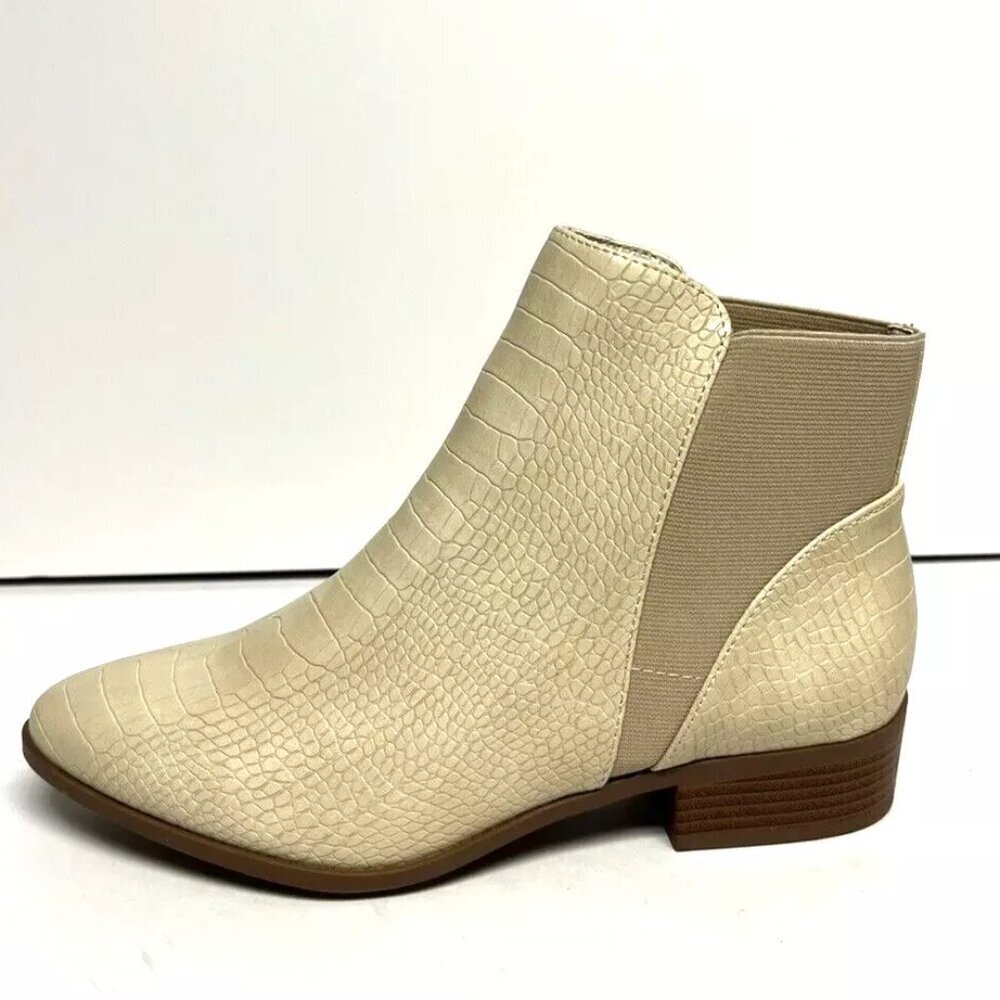 Journee Collection Womens Cerise Bootie Size 9.5 M